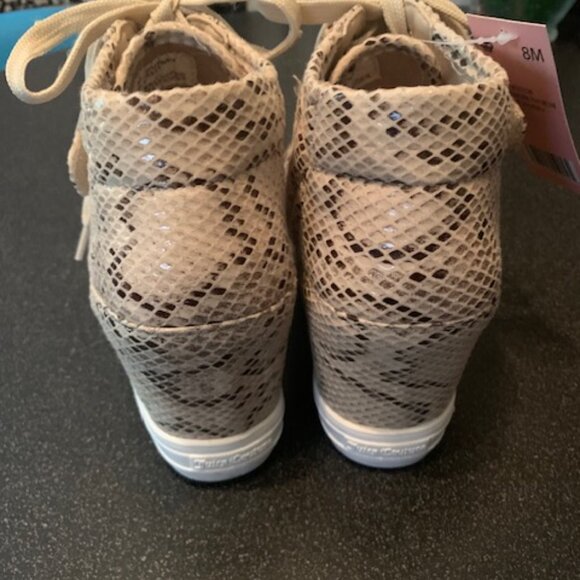 NWT - Juicy Couture Women's Wedge Sneakers - Picture 5 of 9